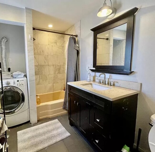 Building Photo - 15 Curtis St