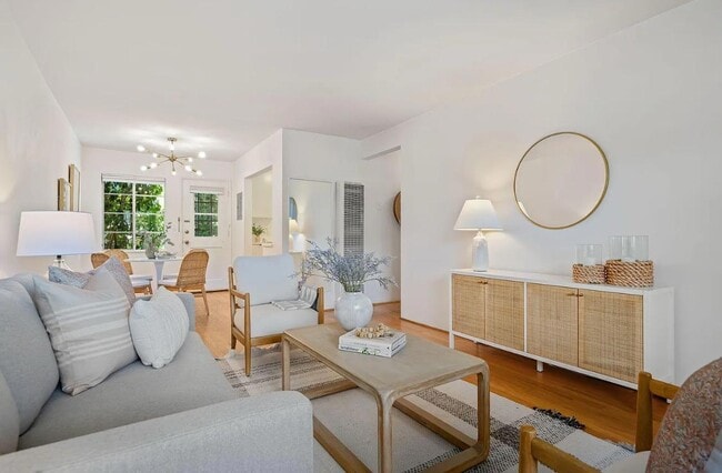 Building Photo - Stylish beautiful one bedroom