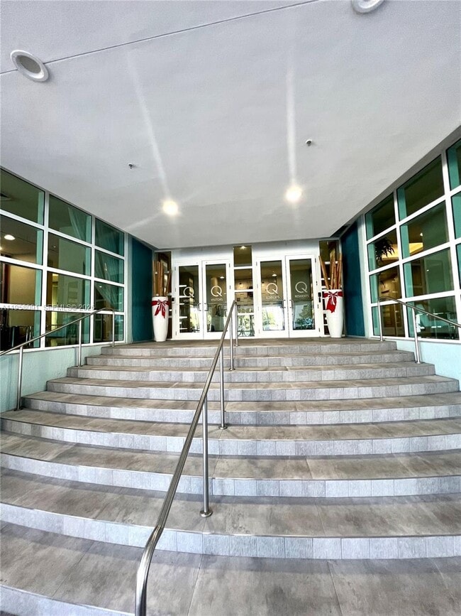 Building Photo - 1900 N Bayshore Dr