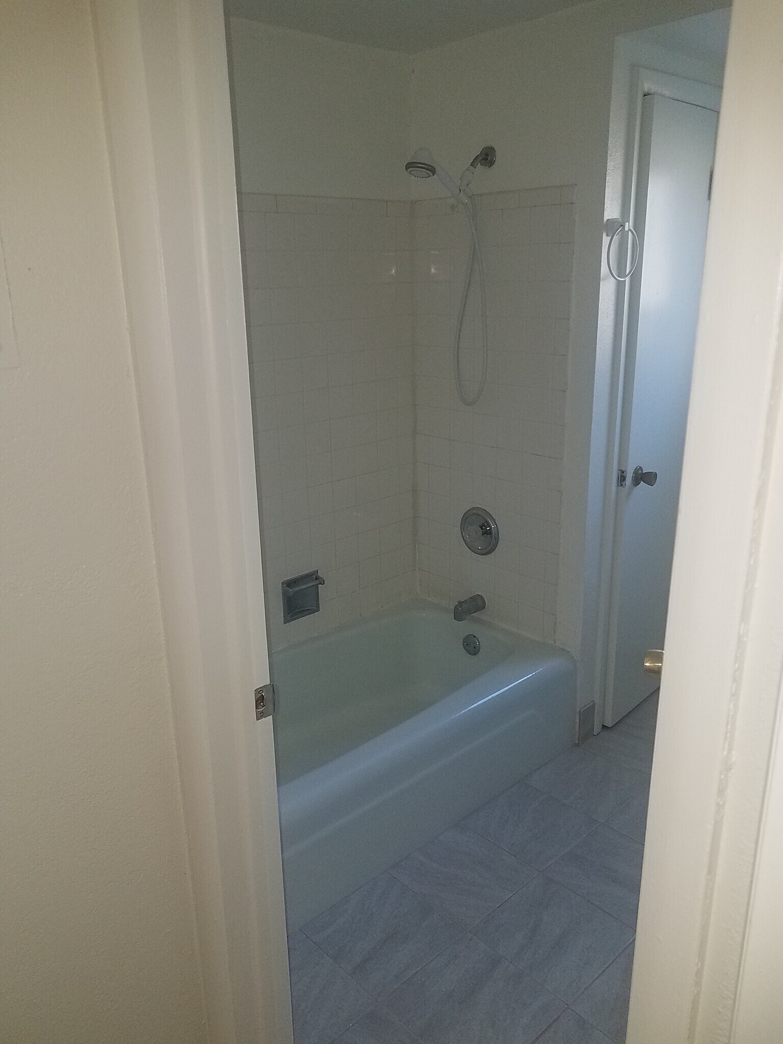 Bottom Unit - 2221 Cooper Ave