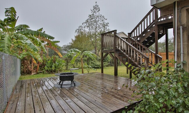 Building Photo - 131 Pine Rd