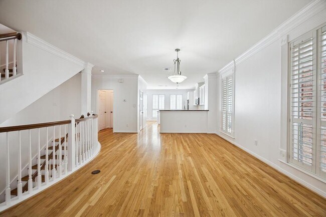 Building Photo - 1812 Matthews St