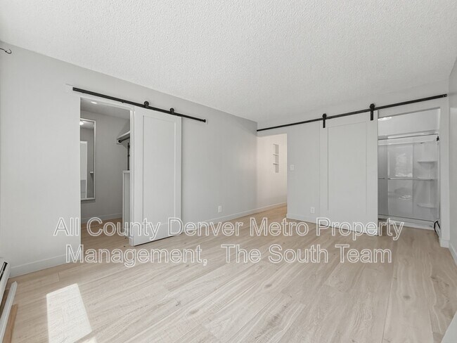 Building Photo - 2835 S Monaco St Pkwy