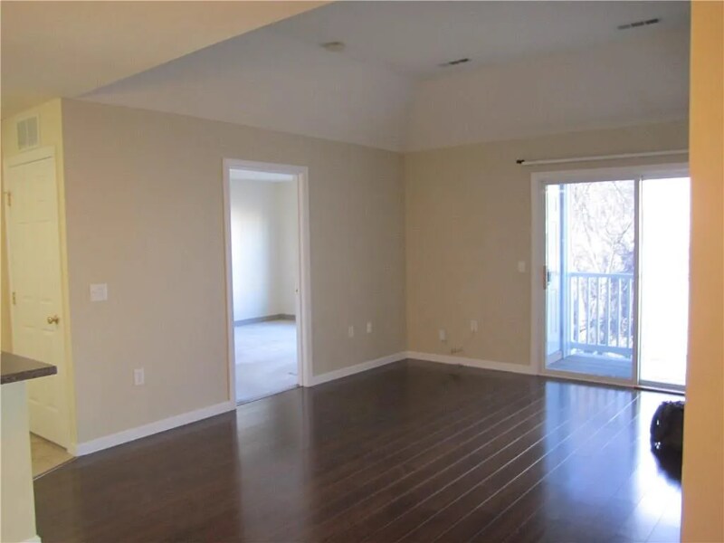 Building Photo - 120 Mill St