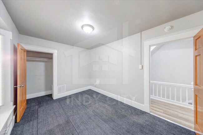 Building Photo - 622 N Mulberry St