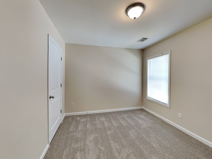 Building Photo - 2609 Bluestone Dr SW