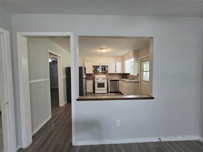 Building Photo - 4708 Red River St