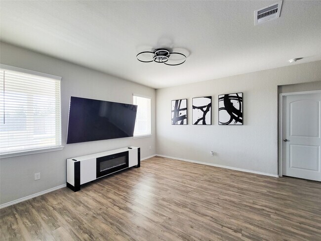 Building Photo - 21043 Iris Holly St