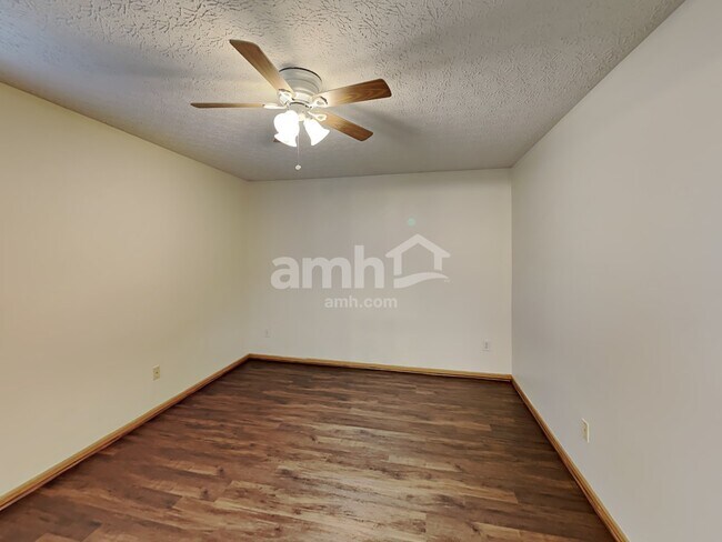 Building Photo - 2180 Maribeth Pl