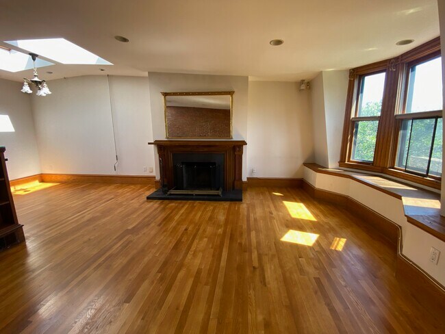 Building Photo - 14 Holyoke St