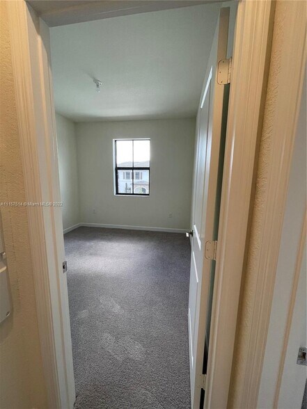 Building Photo - 3425 W 113th St