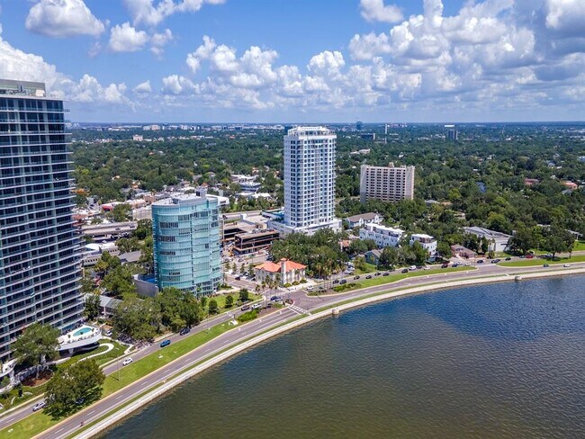Building Photo - 2900 W Bay to Bay Blvd