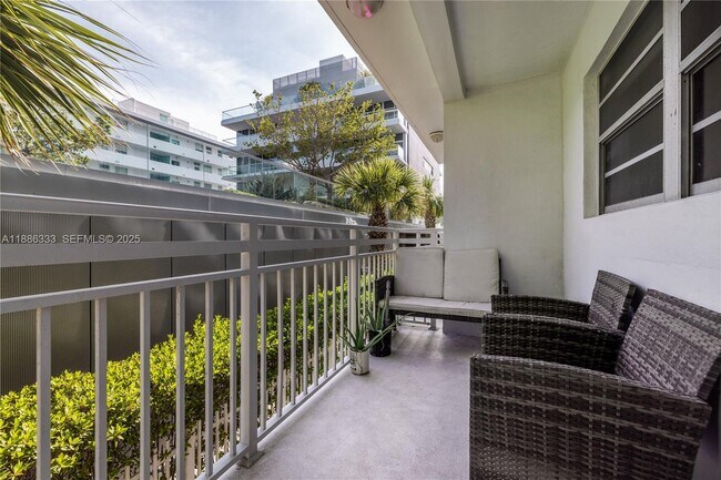 Building Photo - 325 Ocean Dr