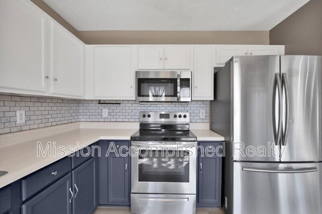 Building Photo - 304 Hawthorn Dr