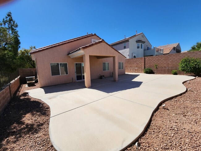 Building Photo - 753 Maranello St