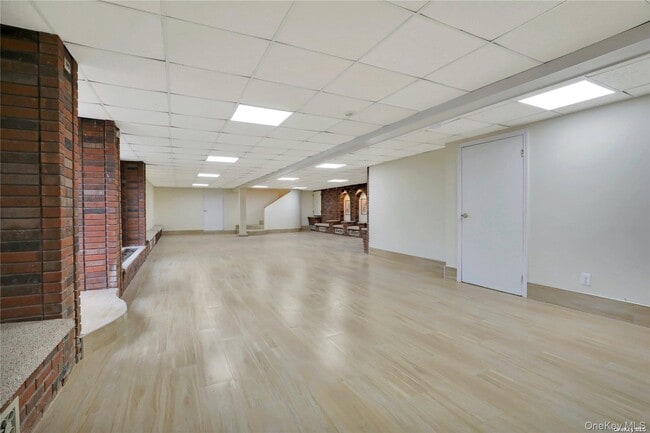 Building Photo - 260 Oak Ridge Ln