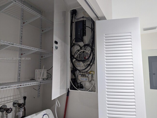 Building Photo - 3556 SW 13th Terrace