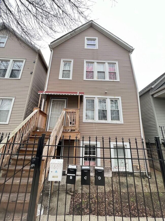 Primary Photo - 4609 S Paulina St