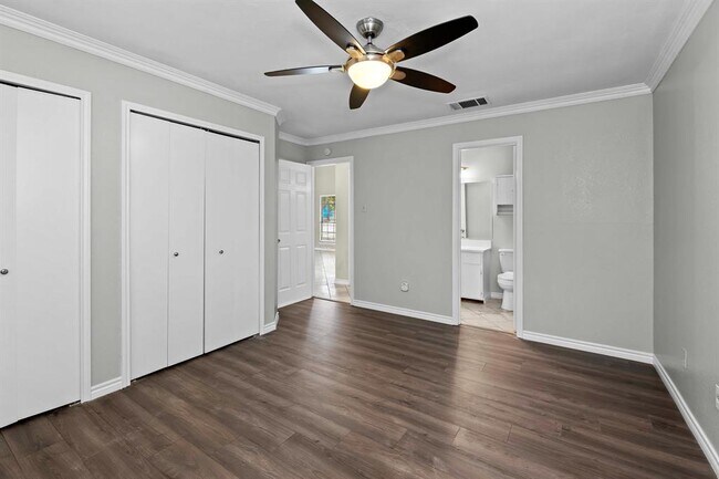 Building Photo - 2304 Klattenhoff Dr