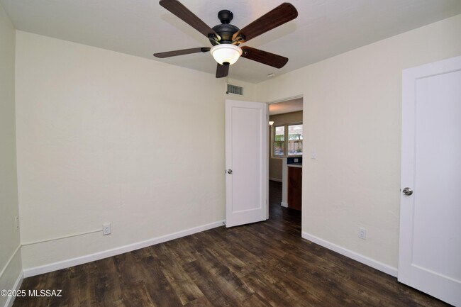 Building Photo - 4233 E Lester St