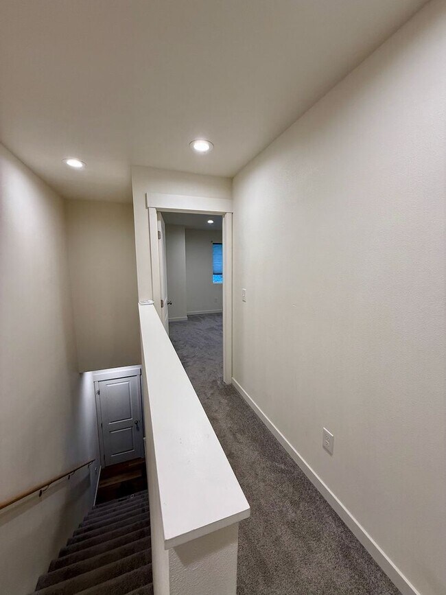 Building Photo - 1817 Spokane