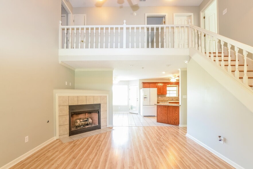 Building Photo - 2865 Pinnacle Dr