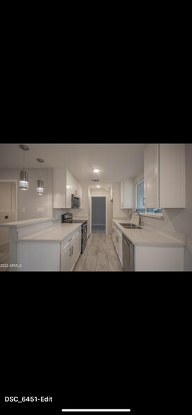 Building Photo - 2921 W Highland Ave