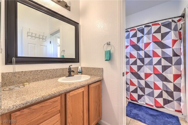 Building Photo - 548 W Civic Holiday Ave