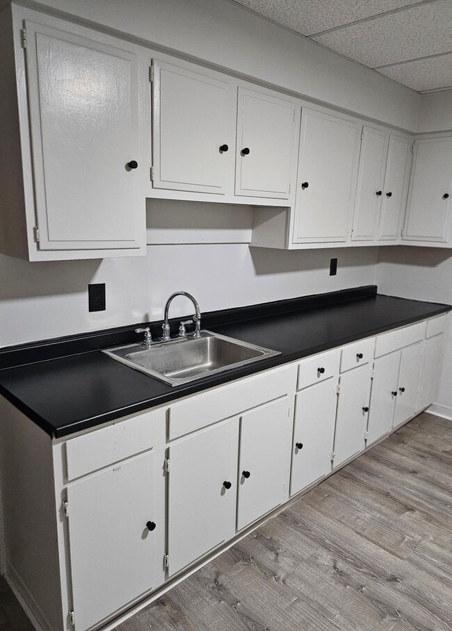 Building Photo - 850 Union St