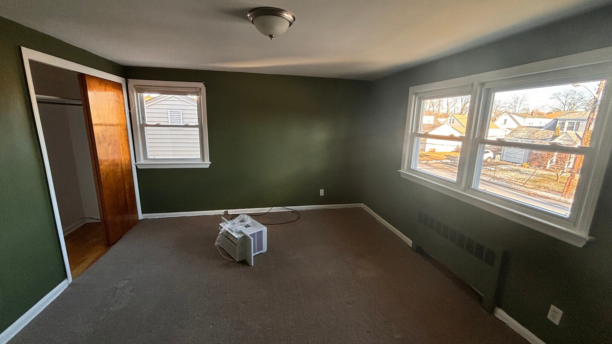 2nd bedroom - 870 Louisa St