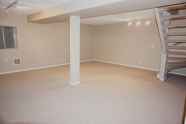 Building Photo - 913 Casey Ct