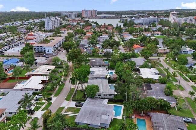 Building Photo - 1931 NE 186th Dr