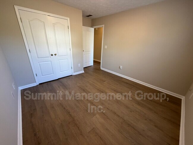 Building Photo - 25 Stephens Way