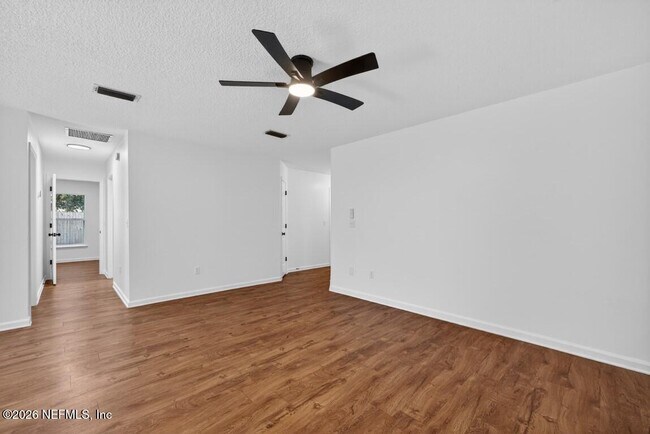 Building Photo - 411 Pearl St