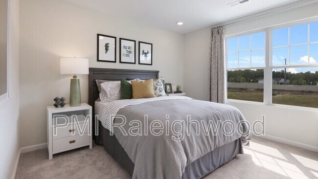 Building Photo - 1060 Maple Br Cir