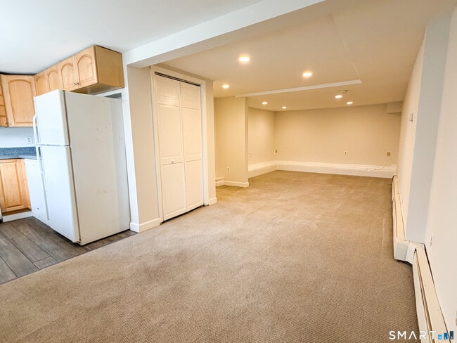 Building Photo - 25 Saugatuck Ave