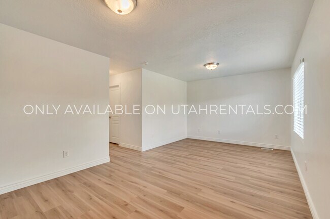 Building Photo - 142 W 3360 N