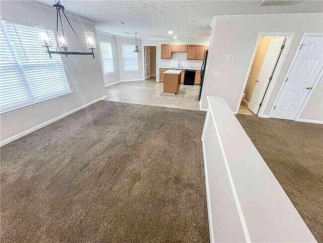 Building Photo - 6205 Tree Ridge Dr N W