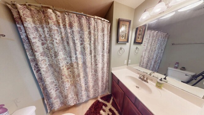 Building Photo - River Ridge Townhomes #1706