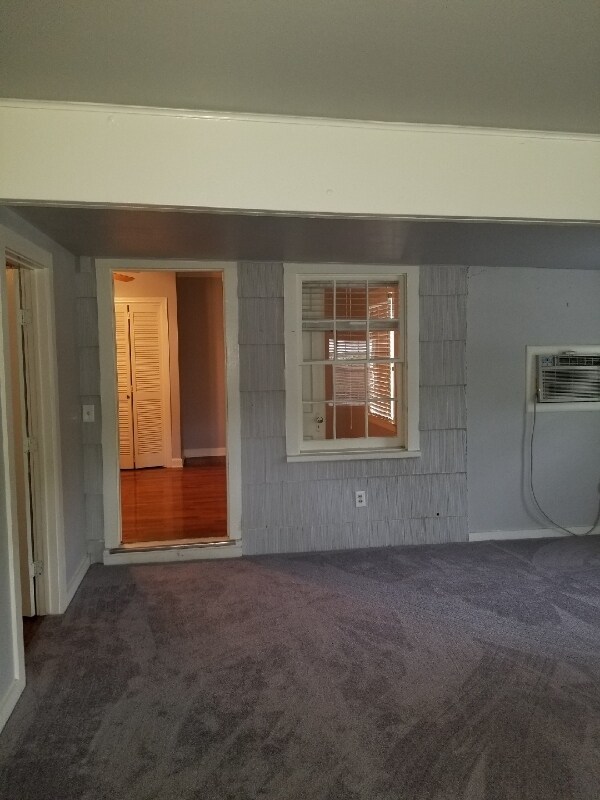 Building Photo - 606 Bryson St