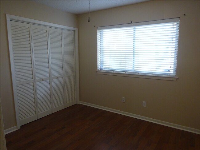 Building Photo - 9631 E Savile Cir