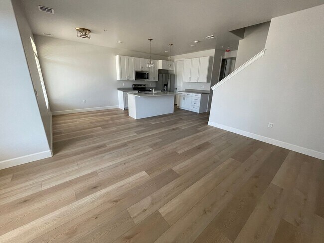 Building Photo - Italian Villages | 3-Bedroom Townhome