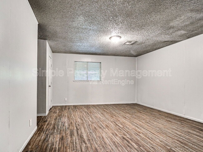Building Photo - 4301 N Terry Ave