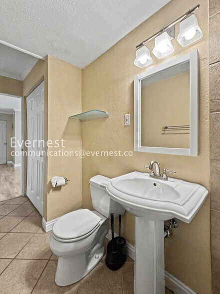 Building Photo - 276 S Sherman St