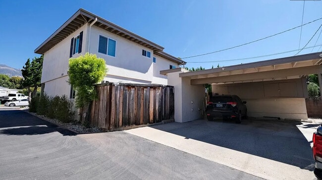 Building Photo - 3735 San Remo Dr