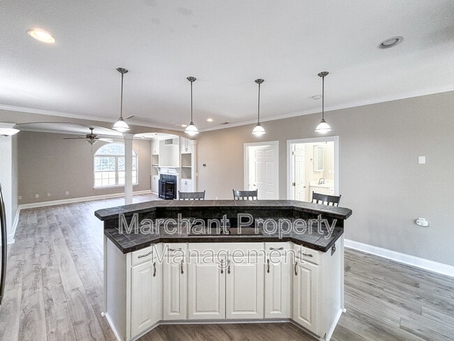 Building Photo - 317 Hunter Rd