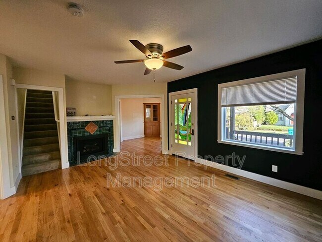 Building Photo - 7855 N Wabash Ave