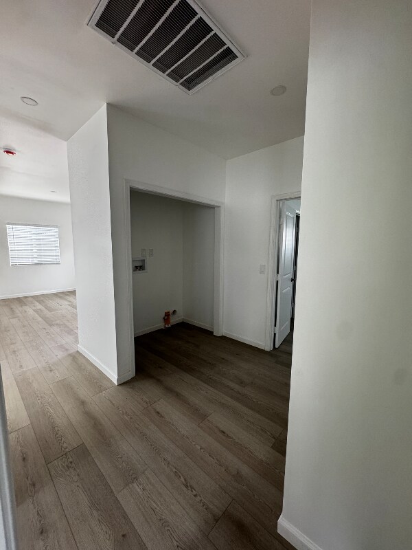 Building Photo - 987 Tepee Ln