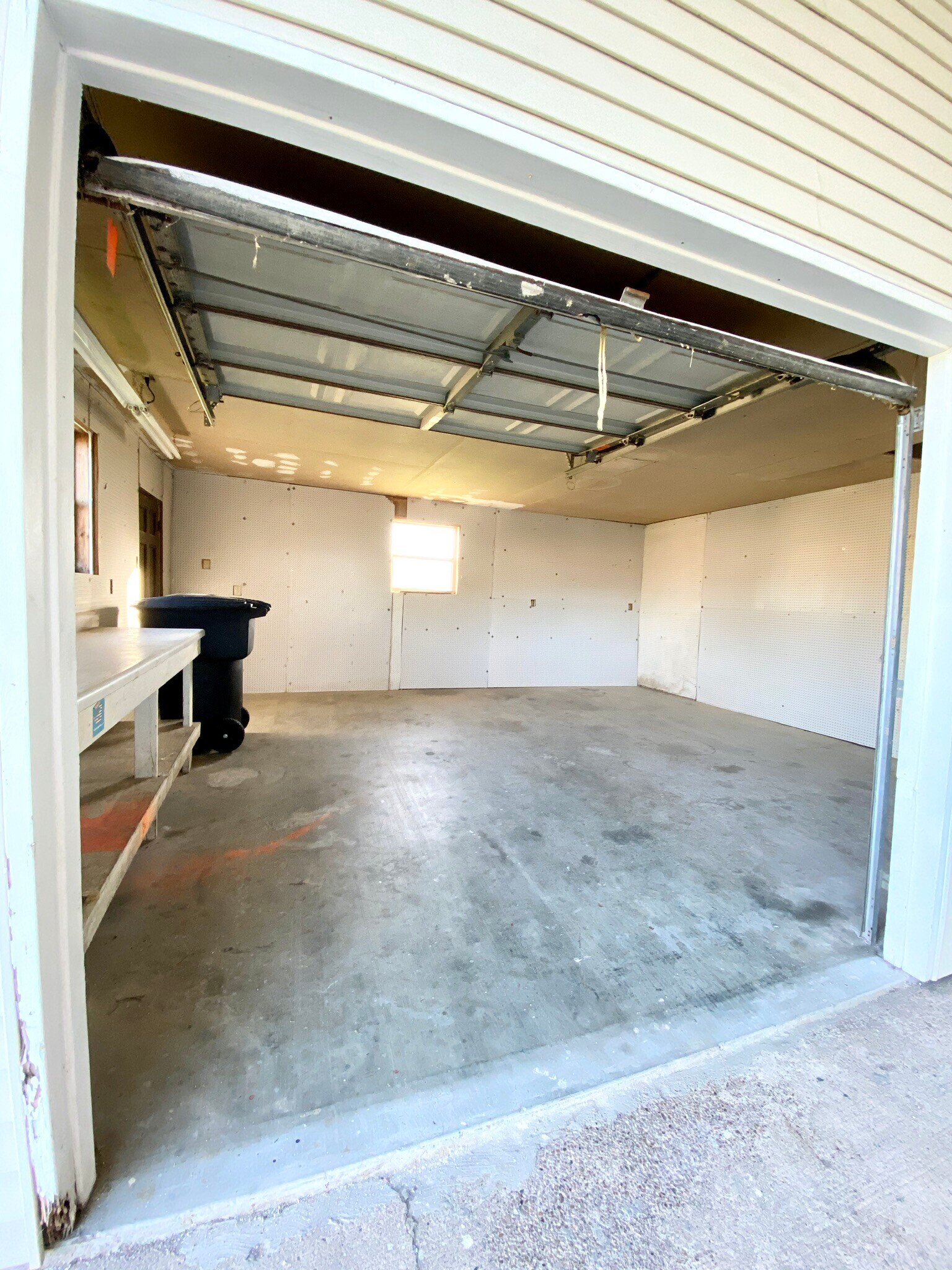 Building Photo - 2503 Ave G