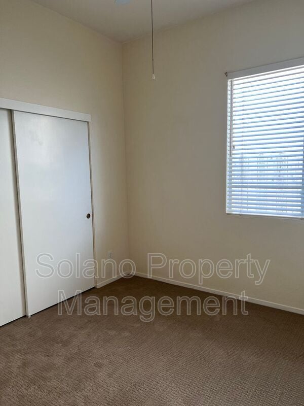 Building Photo - 480 Stern Dr